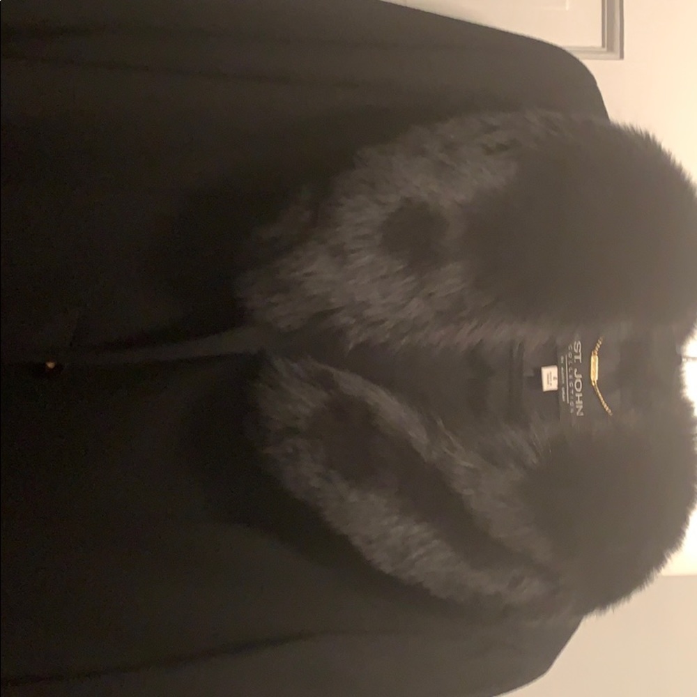 Cashmere coat with fur collar